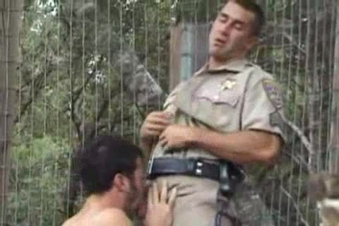 Police And Tthis man Runner