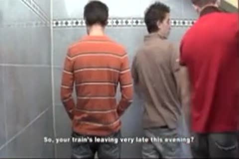 In_the_station_toilet