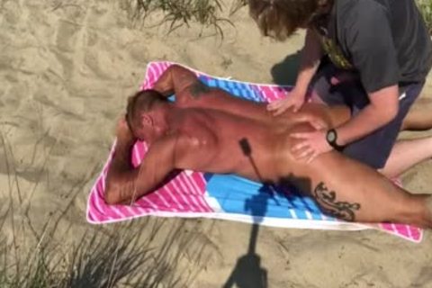 Dilf pounded On The Beach
