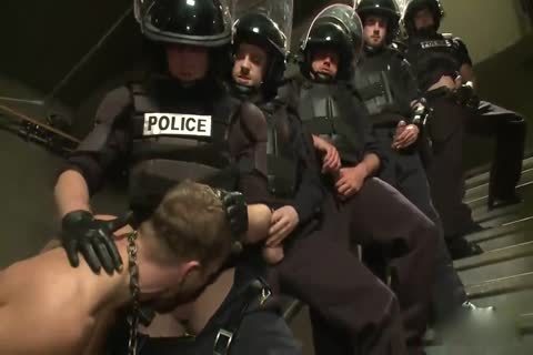 Lockup Cell Extraction Prison gang bang