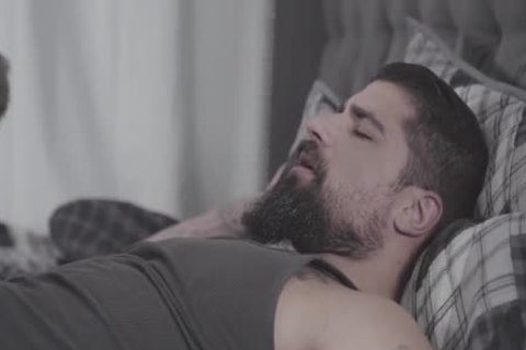 Muscle hunk bareback anal sex