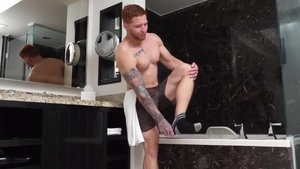 Two Roommates, One Tub – Jeremiah Cruze & Sage Roux