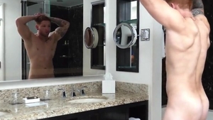 Two Roommates, One Tub – Jeremiah Cruze & Sage Roux
