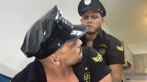 Police Wrecking & Feeding dude Officer horny Mancum