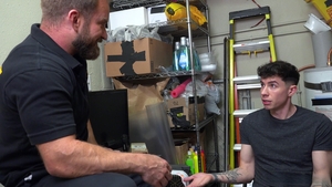 Young Perps: Hairy Stud Interrogates Perp