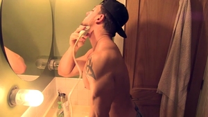 americanmusclehunks: Uniformed Hunks Go Gay
