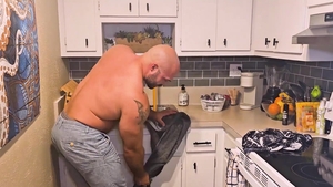 AmateurGayPOV: Expert Hand for a Dirty Job, Done Right